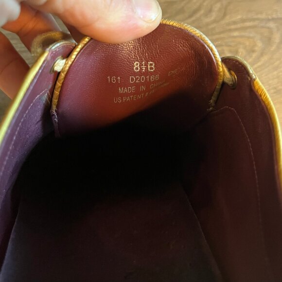 Cole Haan Woman's Gold Shoes- Size 8 1/2B - Picture 6 of 6